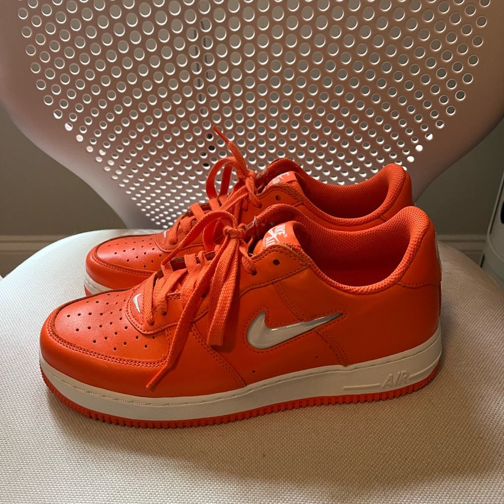 Nike Air Force 1 Orange Sneakers Classic Low-Top Design - Men 8.5